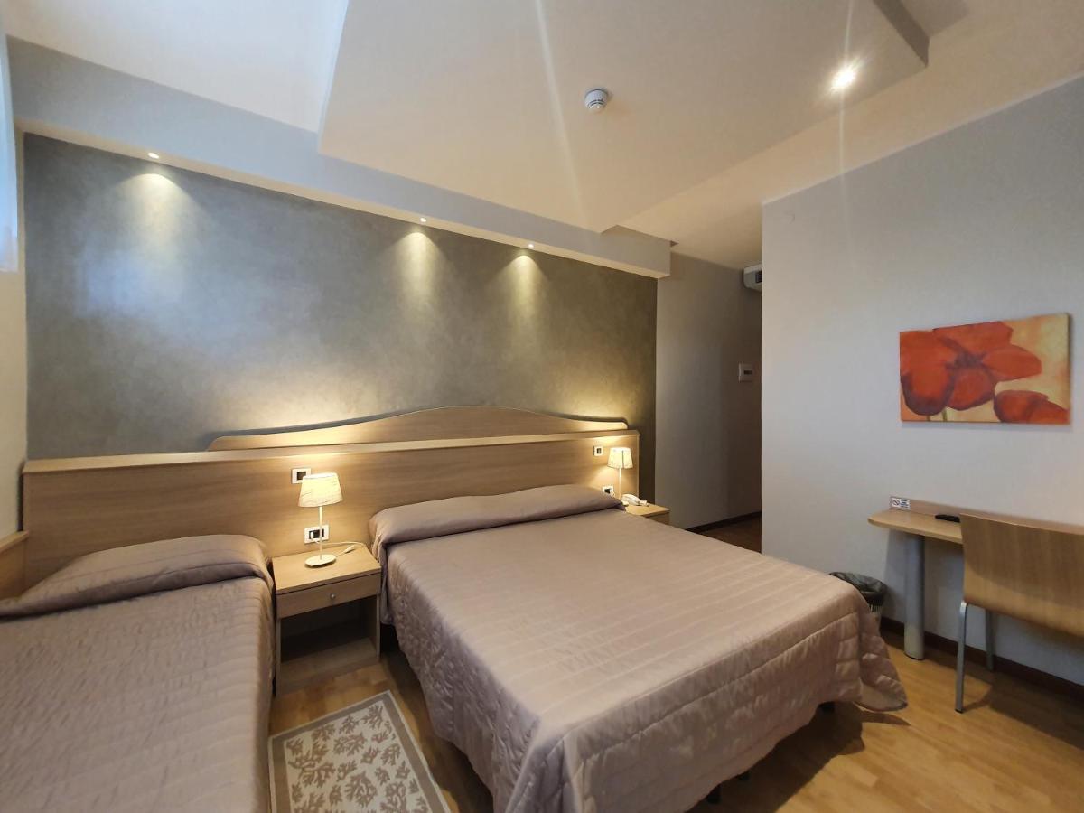 Hotel Eurovil Garni 리그나노 사비아도로 외부 사진